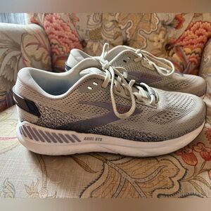 Women’s Brooks Ariel GTS athletic shoes